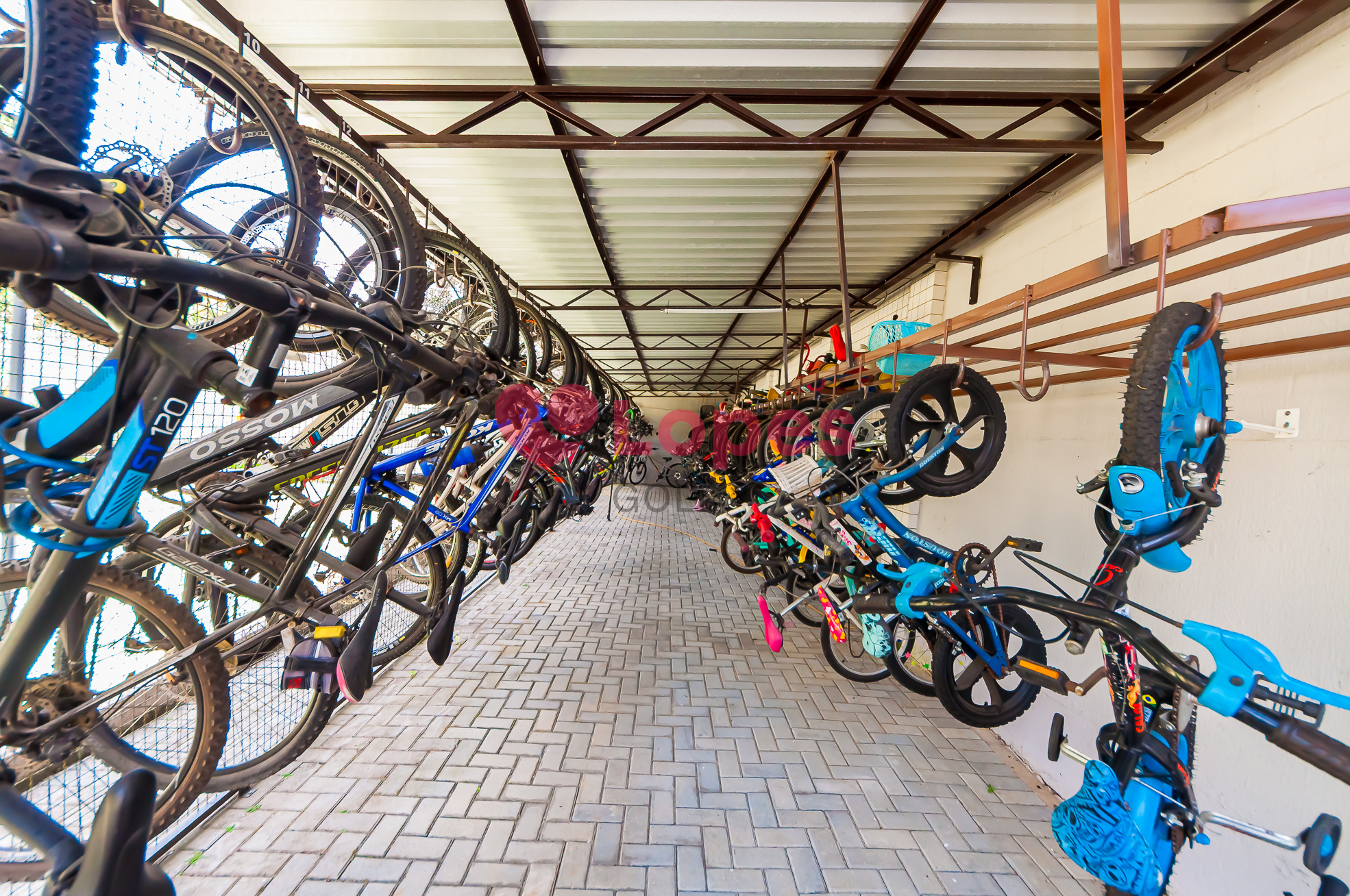 Bicicletário coberto